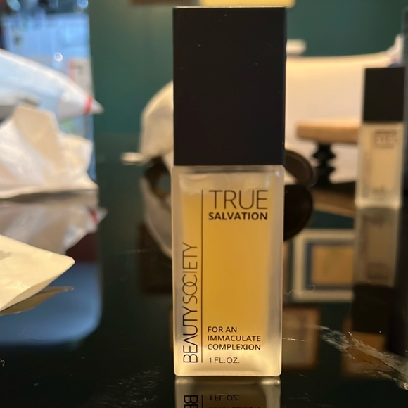 Beauty Society True Salvation resurfacing serum - Picture 1 of 1